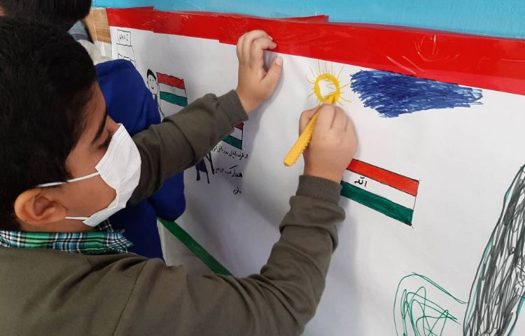 :نقاشی گروهی، به مناسبت گرامیداشت هفته دانش آموز 10