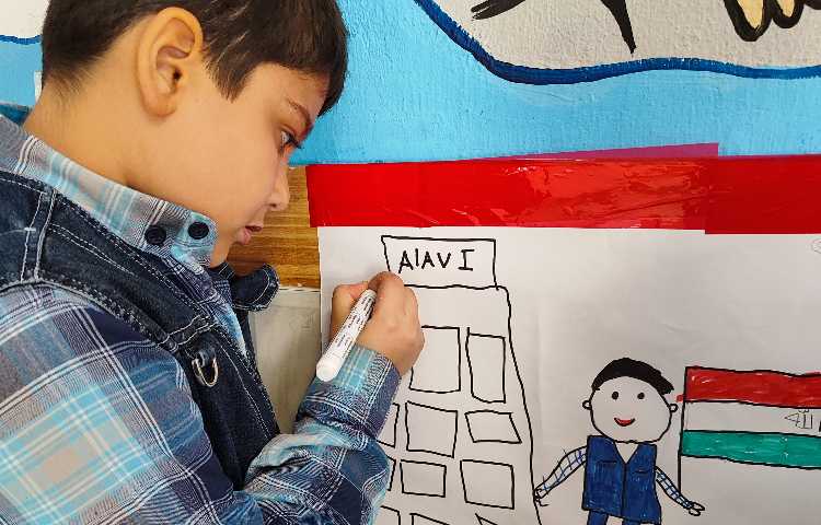 :نقاشی گروهی، به مناسبت گرامیداشت هفته دانش آموز 12