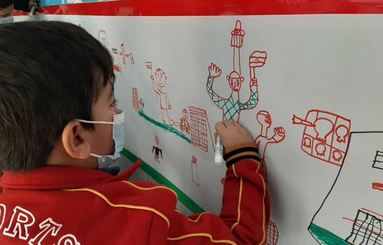 :نقاشی گروهی، به مناسبت گرامیداشت هفته دانش آموز 2