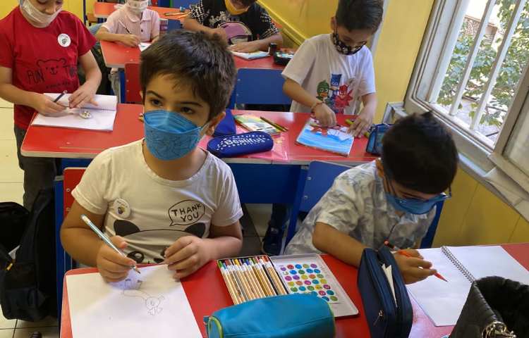 :نقاشی گوزن و منظره، کلاس انگور 1