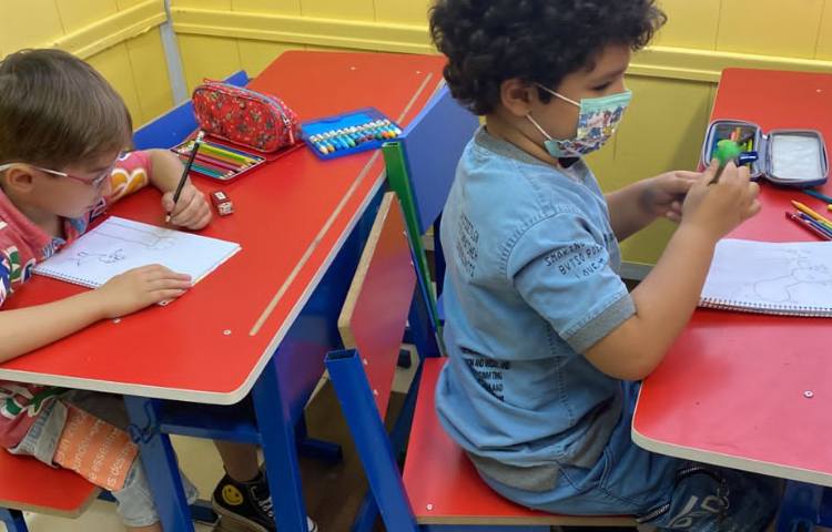 :نقاشی گوزن و منظره، کلاس انگور 3