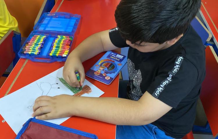 :نقاشی گوزن و منظره، کلاس انگور 6