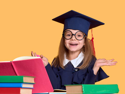 شناخت و ویژگی‌های ادبیات کودک