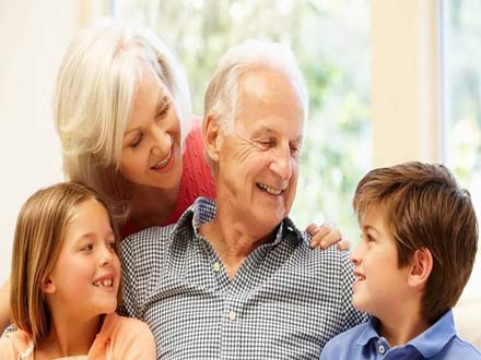 پدربزرگ و مادربزرگ رفتارهای اجتماعی را تقویت می‌کنند؛
