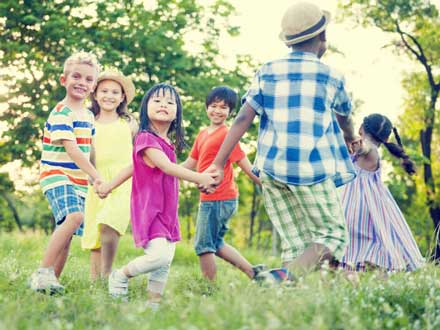 نقش خانواده