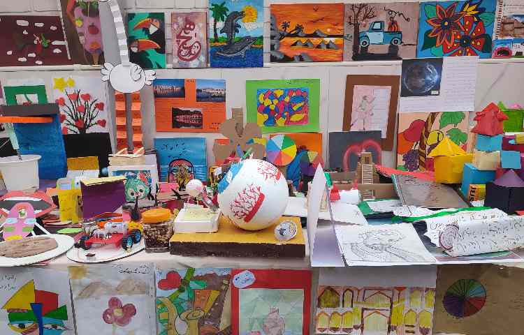 نمایشگاه دست سازه های آموزشی و فوق برنامه نیمسال اول