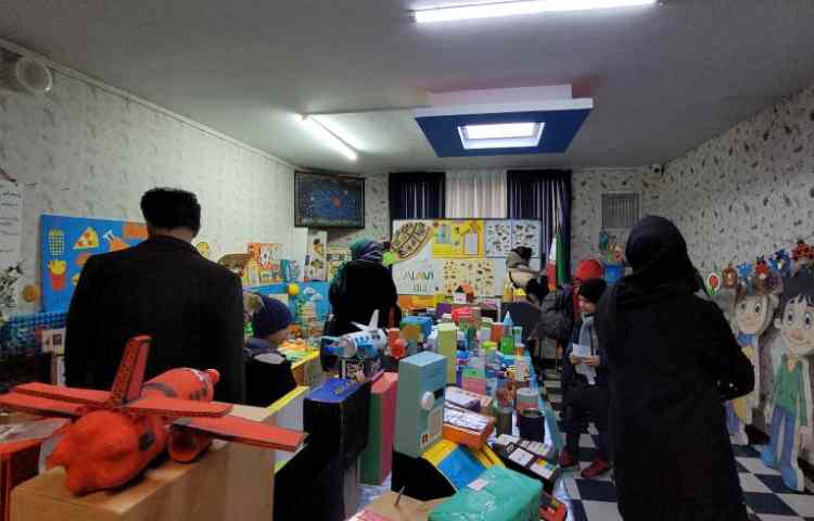 نمایشگاه دست سازه های دانش آموزان 1