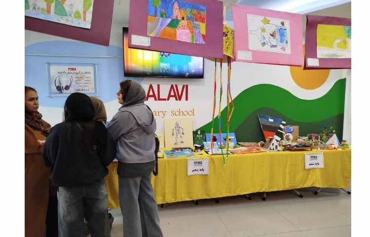 نمایشگاه دست سازه های دانش آموزان 17