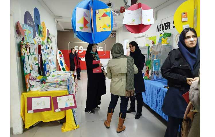 نمایشگاه دست سازه های دانش آموزان 21