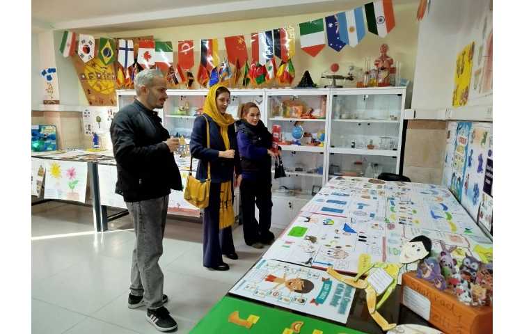 نمایشگاه دست سازه های دانش آموزان 24