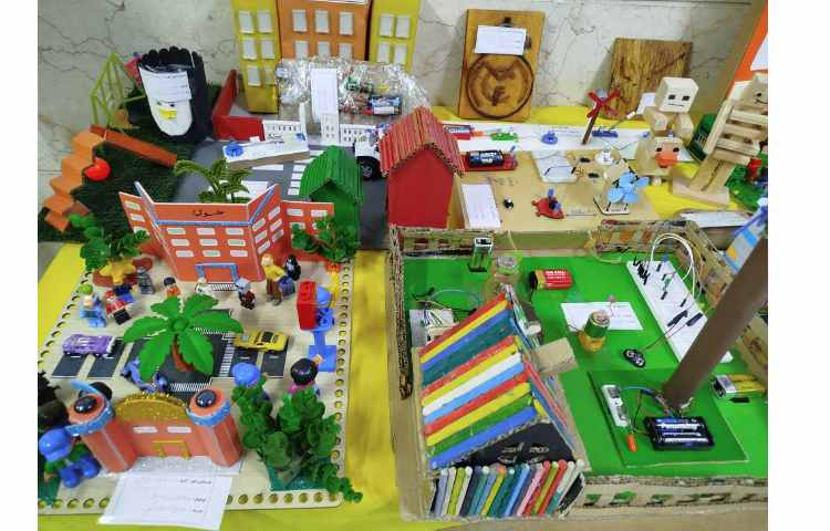 نمایشگاه دست سازه های دانش آموزان 5