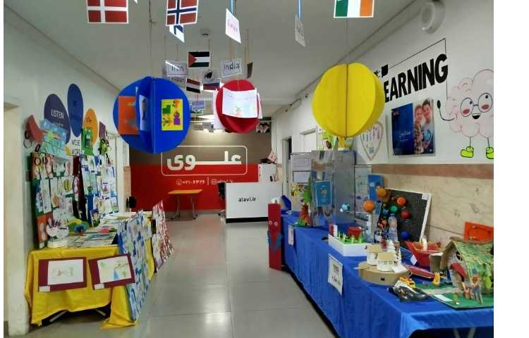 نمایشگاه دست سازه های دانش آموزان 9