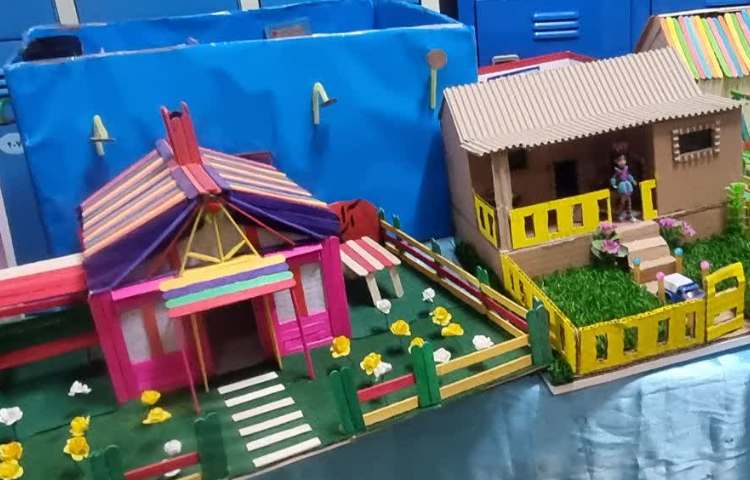 نمایشگاه دست سازه های دانش آموزی 9