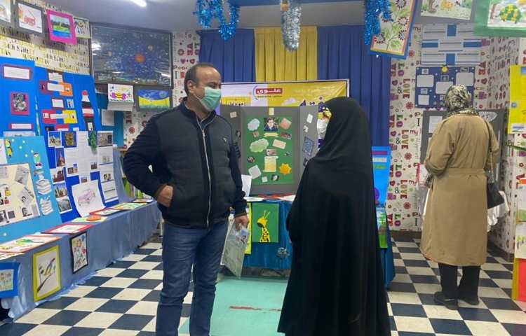 نمایشگاه فعالیت های فوق برنامه (هفته علوم، هنر و خلاقیت، رایانه) 1