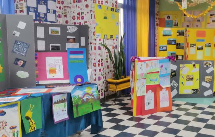 نمایشگاه فعالیت های فوق برنامه (هفته علوم، هنر و خلاقیت، رایانه) 14