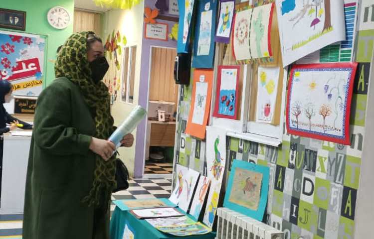 نمایشگاه فعالیت های فوق برنامه (هفته علوم، هنر و خلاقیت، رایانه) 15