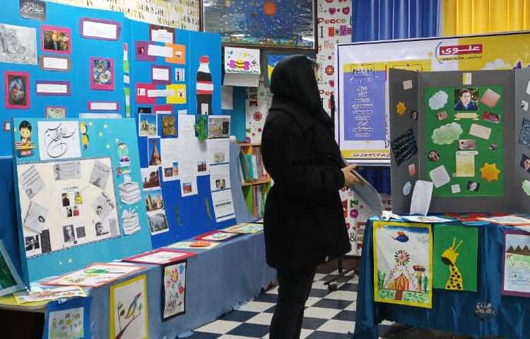 نمایشگاه فعالیت های فوق برنامه (هفته علوم، هنر و خلاقیت، رایانه) 19