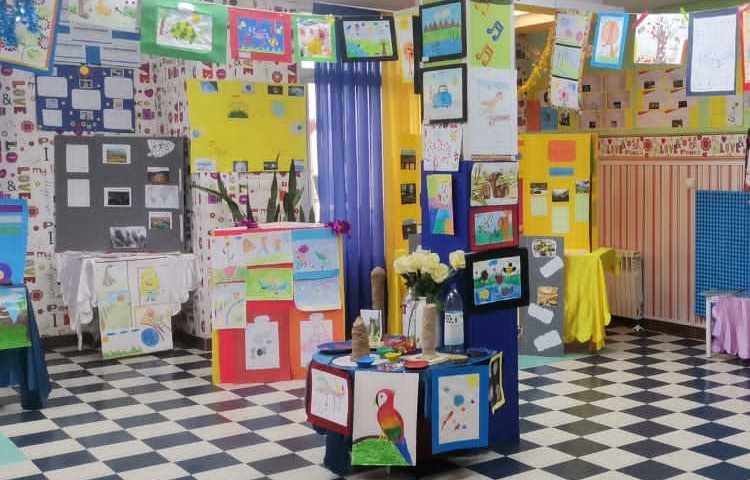 نمایشگاه فعالیت های فوق برنامه (هفته علوم، هنر و خلاقیت، رایانه) 2