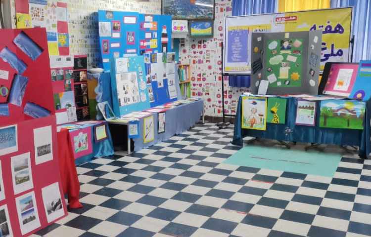 نمایشگاه فعالیت های فوق برنامه (هفته علوم، هنر و خلاقیت، رایانه) 20