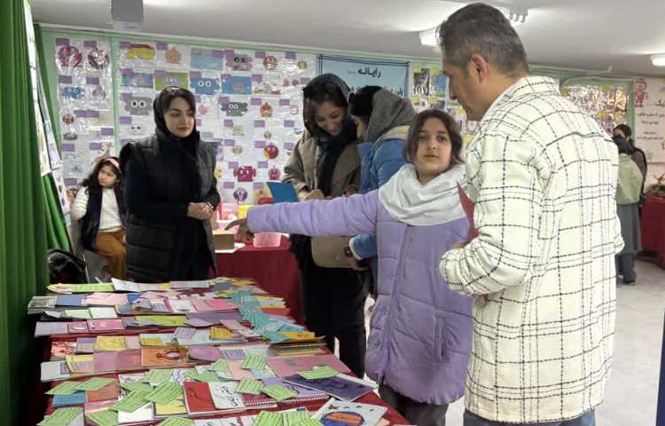 نمایشگاه پویای کلاس های فوق برنامه 12