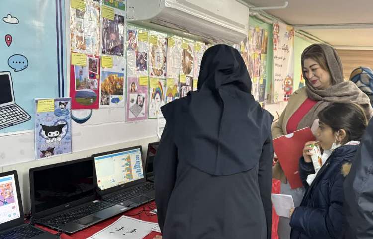 نمایشگاه پویای کلاس های فوق برنامه 20