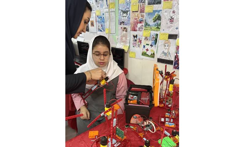 نمایشگاه پویای کلاس های فوق برنامه 21