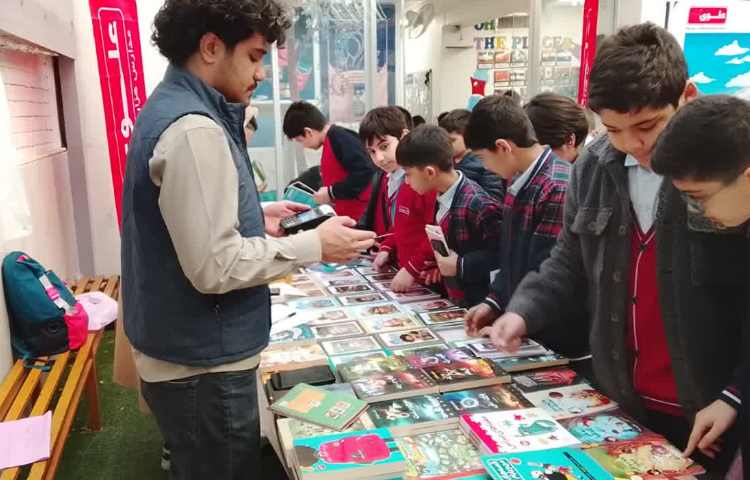 نمایشگاه کتاب بمناسبت هفته کتاب وکتابخوانی 2