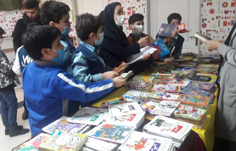 نمایشگاه کتاب به مناسبت هفته کتاب و کتابخوانی 1
