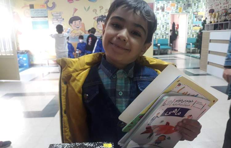 نمایشگاه کتاب به مناسبت هفته کتاب و کتابخوانی 4