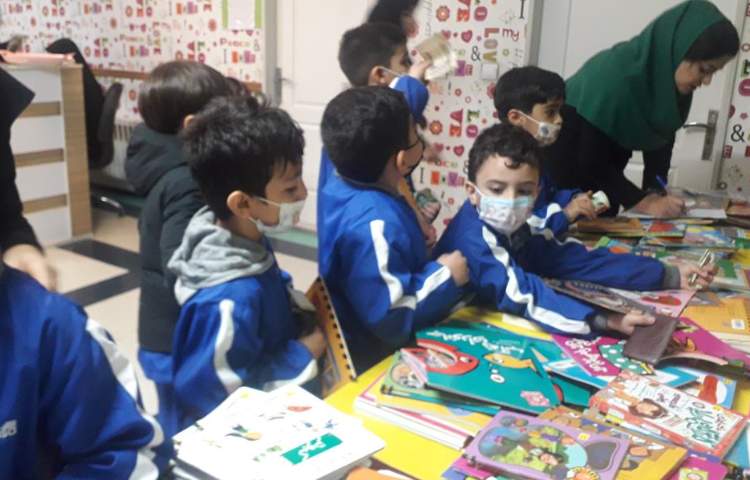 نمایشگاه کتاب به مناسبت هفته کتاب و کتابخوانی 5