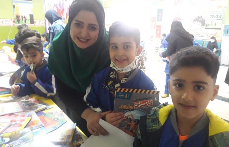 نمایشگاه کتاب به مناسبت هفته کتاب و کتابخوانی 6