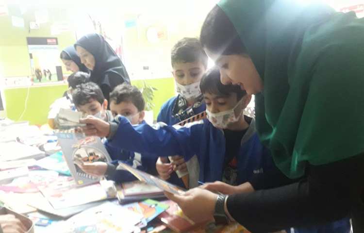 نمایشگاه کتاب به مناسبت هفته کتاب و کتابخوانی 7