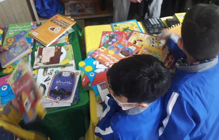 نمایشگاه کتاب به مناسبت هفته کتاب و کتابخوانی 8