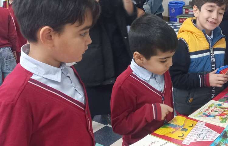 نمایشگاه کتاب 1