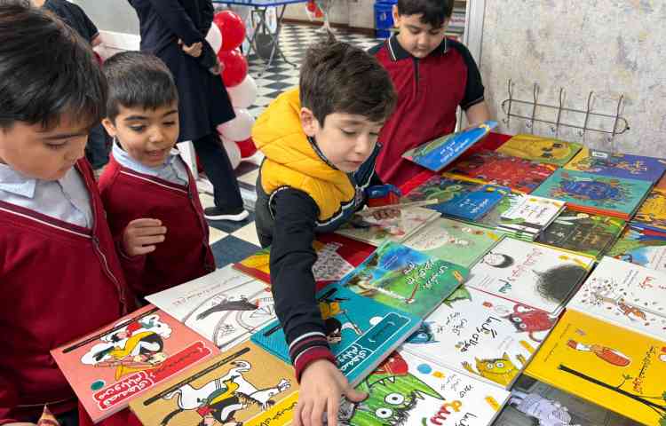 نمایشگاه کتاب 2