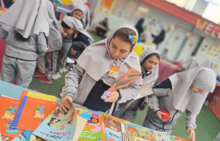 نمایشگاه کتاب 4