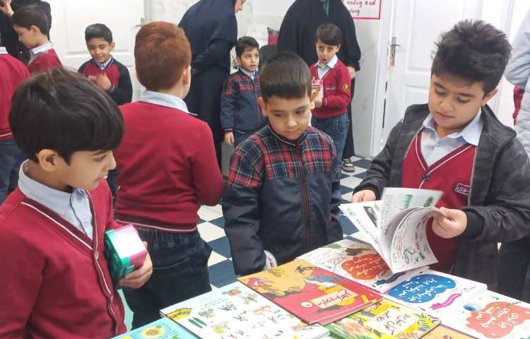 نمایشگاه کتاب 4