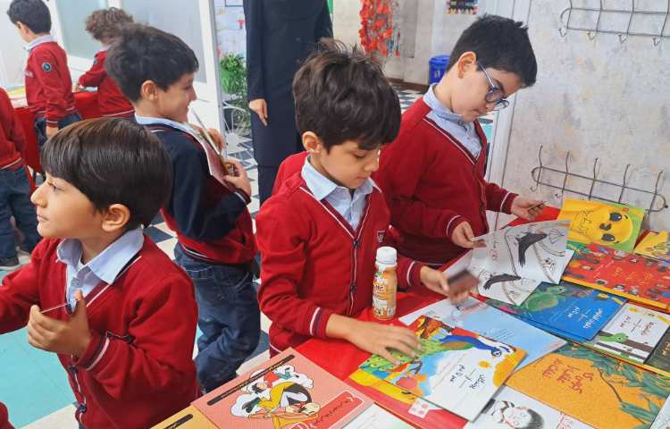 نمایشگاه کتاب 5