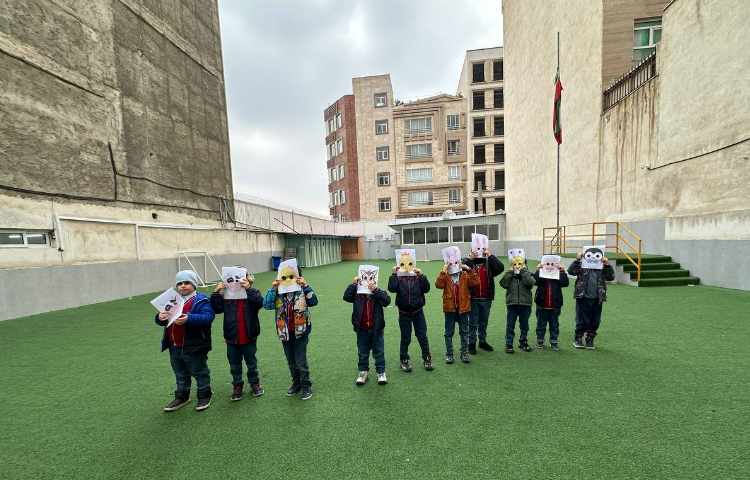 نمایش خلاق حرکت حیوانات در حیاط جهت تثبیت نشانه ح 1