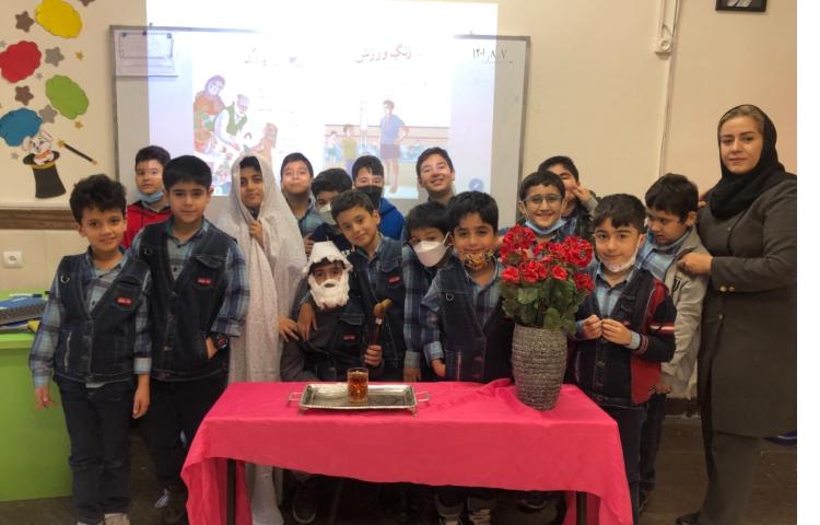 نمایش خلاق 4