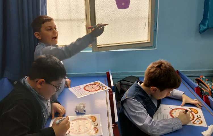 نمایش ساعت و دقیقه 7