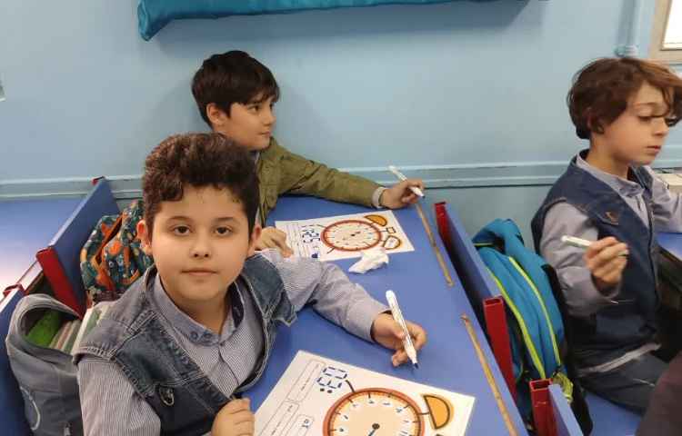 نمایش ساعت و دقیقه 8