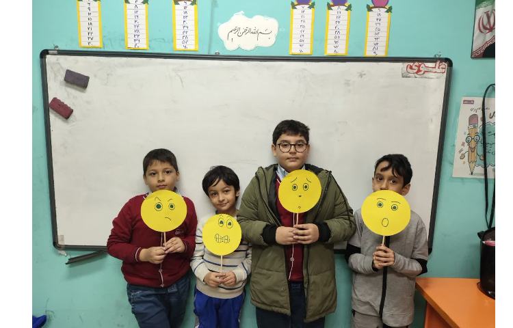 نمایش شادی و غم در چهره افراد 4