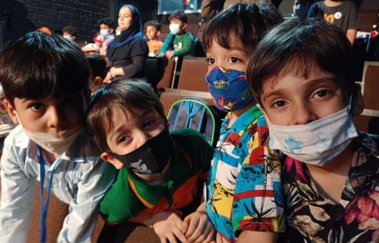 :نمایش شاد و موزیکال نیم وجبی، کلاس بادبادک 6