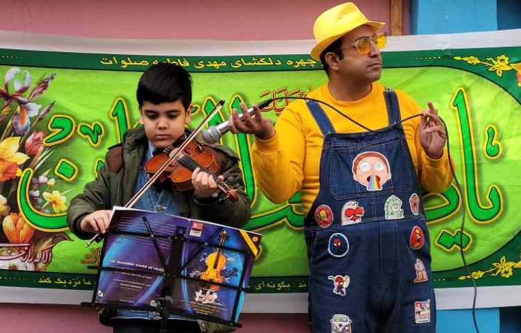 نواختن ویالون (صدرا زیرکی)