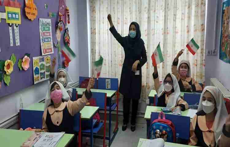 نواخته شدن زنگ استکبار ستیزی در کلاسهای حضوری و آنلاین دبستان دخترانه علوی شعبه امامت 2