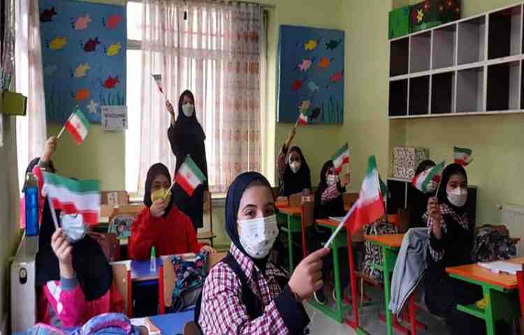 نواخته شدن زنگ استکبار ستیزی در کلاسهای حضوری و آنلاین دبستان دخترانه علوی شعبه امامت 3