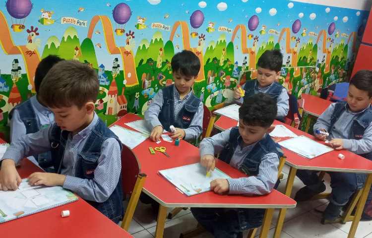 نوشتاری(برش اشکال هندسی و در آخر چسباندن تصویر دلخواه) 1