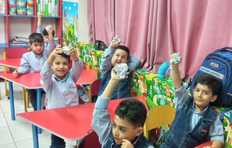 نوشتاری(دست ورزی ،مچاله کردن کاغذ) 1