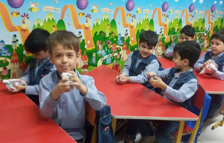 نوشتاری(دست ورزی ،مچاله کردن کاغذ) 2